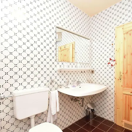 Cosy Holiday In Niedergebisbach Near Ski Area Сasa de vacaciones *